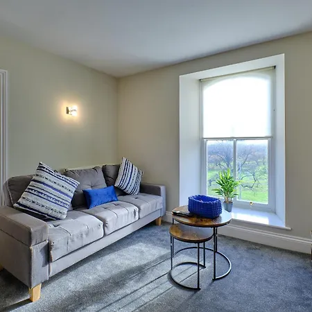 Contractor & Team Flat - 4 Separate Beds - Parking & 1gb Wifi Lägenhet