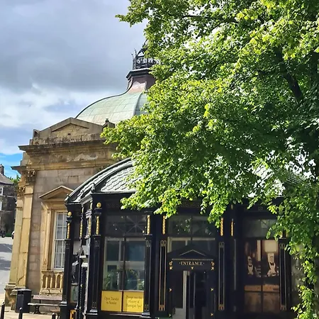 Contractor & Team Flat - 4 Separate Beds - Parking & 1gb Wifi Χαρογκέιτ