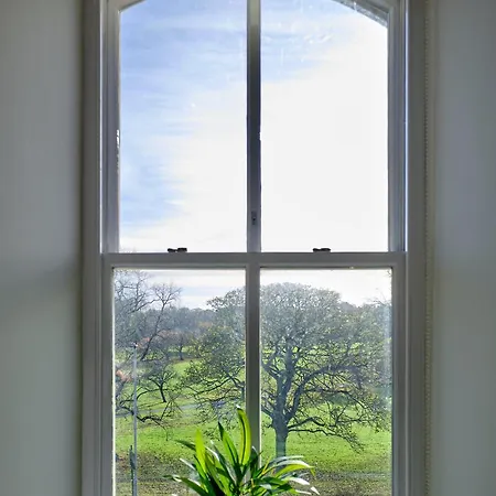 Contractor & Team Flat - 4 Separate Beds - Van Parking & 1Gb Wifi アパート