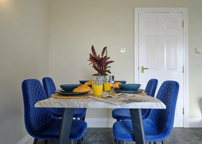 F4 Contractor & Team Flat - 4 Separate Beds - Parking & 1gb Wifi *