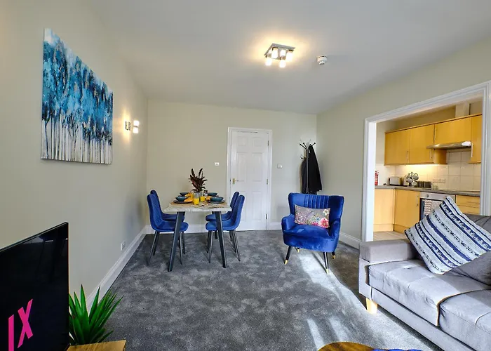 F4 Contractor & Team Flat - 4 Separate Beds - Parking & 1gb Wifi Apartment *